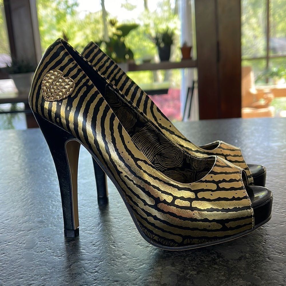 Iron Fist Ladies Hands Off Platform heels - gold with black heels + design BNIB